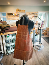 PEG APRON