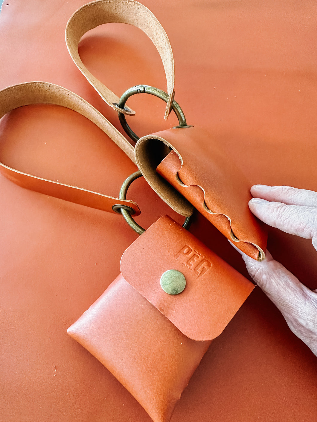 PEG WRISTLET - ARBUTUS