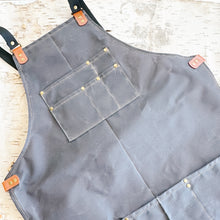 PEG APRON