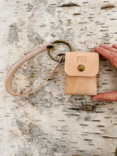 PEG WRISTLET - NATURAL