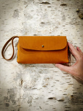ARBUTUS CLUTCH - Minimalist