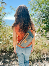 PEBBLE BEACH CROSSBODY